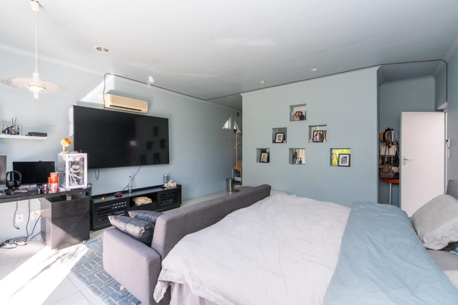 6 Bedroom Property for Sale in Welgelegen Western Cape